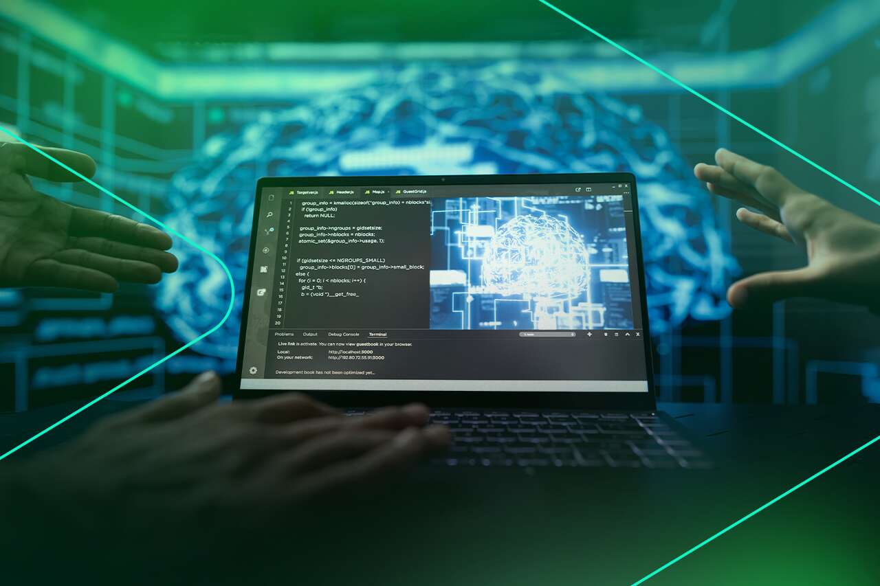 Desenvolvimento de código em laptop com fundo tecnológico